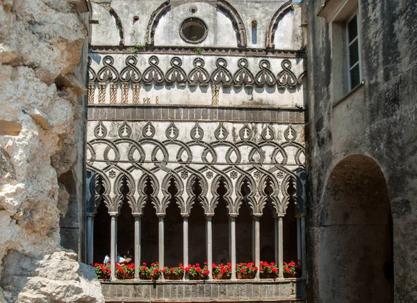 Ravello Italie Juin 2017 Vue Des Colonnes Cloître Gothique Villa — Photo