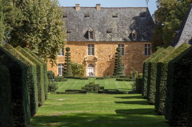 Dordogne 'daki güzel Jardins du Manoir d Eyrignac. Fransa 