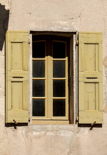 Tahta Panjurlu Eski Bir Provence Fransa — Stok fotoğraf