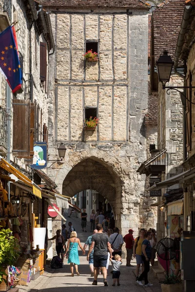 Rocamadour França Setembro 2018 Turistas Caminhando Centro Medieval Rocamadour França — Fotografia de Stock