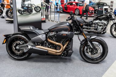  Cracow, Polonya-Mayıs 18, 2019: Harley Davidson motosiklet Krakow Moto Show 'da gösterilir. Polonya. Katılımcı otomotiv endüstrisinin en ilginç yönlerini sunlar