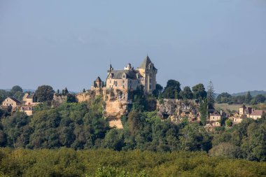 Dordogne Vadisi 'ndeki Chateau de Montfort. Fransa