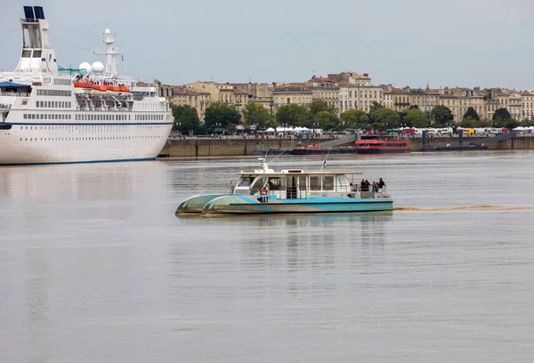 Burdeos Francia Septiembre 2018 Cruceros Puerto Del Río Garona Burdeos —  Fotos de Stock