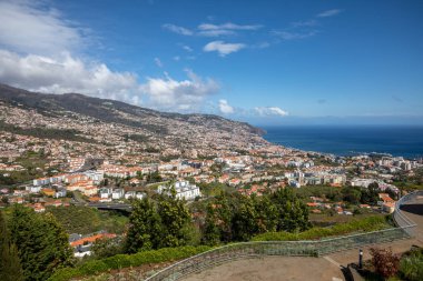 Panoramik Funchal, Madeira Adası üzerinde. Portekiz 