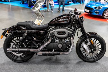  Cracow, Polonya-Mayıs 18, 2019: Harley Davidson motosiklet Krakow Moto Show 'da gösterilir. Polonya. Katılımcı otomotiv endüstrisinin en ilginç yönlerini sunlar