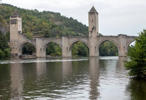 川の上の中世のポン Valentre カオール ロット フランス — ストック写真