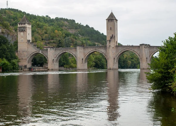 Der Mittelalterliche Pont Valentre Über Das Flussgrundstück Cahors Das Grundstück — Stockfoto