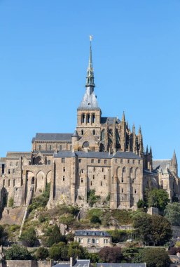  Mont-Saint-Michel, ünlü manastırı olan ada, Normandiya, Fransa