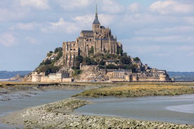 Le Mont-Saint-Michel, ünlü manastırı olan ada, Normandiya, Fransa