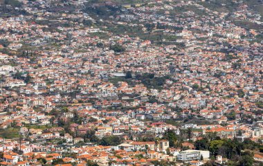 Panoramik Funchal, Madeira Adası üzerinde. Portekiz 