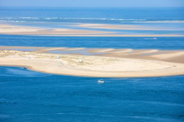 Avrupa 'nın en uzun kum tepeciği olan Pilat Kumulundan bir görüntü. La Teste-de-Buch, Arcachon Körfezi, Aquitaine, Fransa 