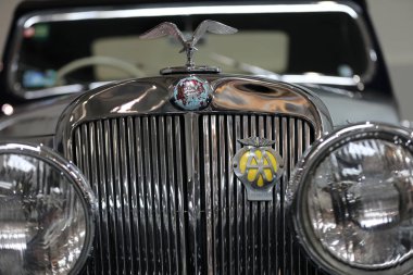 Cracow; Polonya - 18 Mayıs; 2019: Triumph 2000 Roadster Krakow Moto Show'da. 1949 y yılında üretilen.