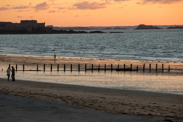 프랑스 브르타뉴의 생말로 해변에서 바라본 아름다운 — 스톡 사진