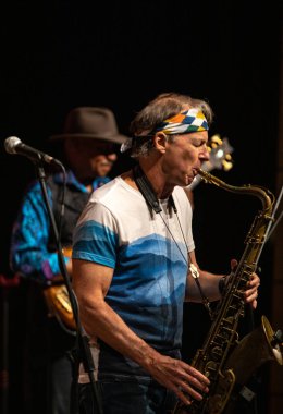 Cracow, Polonya - 9 Temmuz 2019: Bill Evans ve Spy Killers Krakow Yaz Caz Festivali'nde Manggha Japon Sanat ve Teknoloji Müzesi'nde sahnede. Polonya