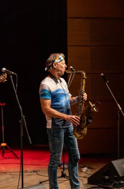 Cracow, Polonya - 9 Temmuz 2019: Bill Evans ve Spy Killers Krakow Yaz Caz Festivali'nde Manggha Japon Sanat ve Teknoloji Müzesi'nde sahnede. Polonya