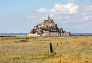 Le Mont-Saint-Michel, ünlü manastırı olan ada, Normandiya, Fransa