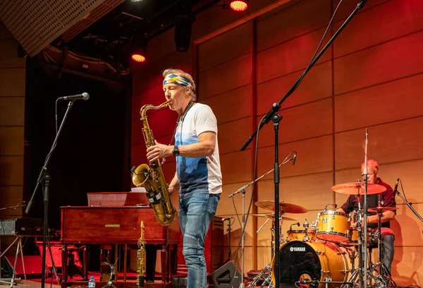 Cracow, Polonya - 9 Temmuz 2019: Bill Evans ve Spy Killers Krakow Yaz Caz Festivali'nde Manggha Japon Sanat ve Teknoloji Müzesi'nde sahnede. Polonya