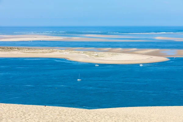 Avrupa 'nın en uzun kum tepeciği olan Pilat Kumulundan bir görüntü. La Teste-de-Buch, Arcachon Körfezi, Aquitaine, Fransa 