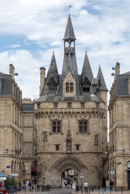 Bordeaux, Fransa - 9 Eylül 2018: Şehir Kapısı Cailhau, Ortaçağ Kapısı Bordeaux, Gironde Bölümü, Fransa