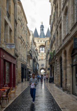 Bordeaux, Fransa - 9 Eylül 2018: La Grosse Cloche (büyük bell15th yüzyıl), Ortaçağ duvarları ikinci kalan kapısı. Bordeaux, Gironde bölümü, Fransa