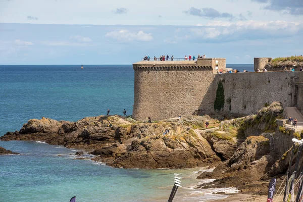 Malo Francia Septiembre 2018 Turistas Caminando Por Muralla Saint Malo —  Fotos de Stock