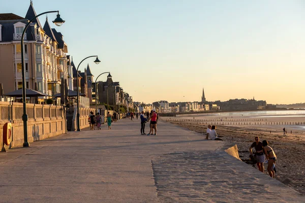 Malo Francia Septiembre 2018 Gente Caminando Por Paseo Marítimo Saint — Foto de Stock