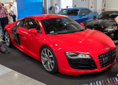  Cracow, Polonya - 18 Mayıs 2019: Tuned Audi Cracow Polonya Moto Show'da görüntülenir. Katılımcılar otomotiv endüstrisinin en ilginç yönlerini sunarlar