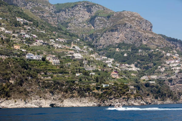 阿马尔菲岩石海岸上的专属别墅和公寓 坎帕尼亚意大利 — 图库照片