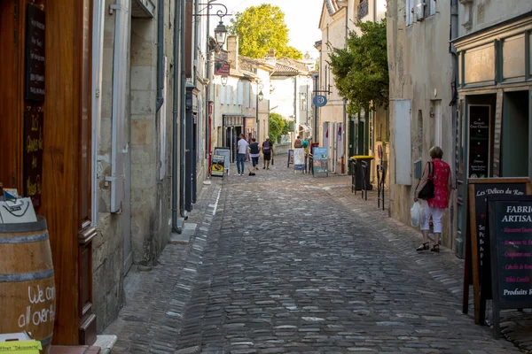 Emilion Frankrijk September 2018 Toeristen Geplaveide Straten Van Saint Emilion — Stockfoto