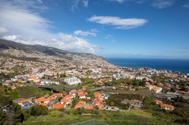 Panoramik Funchal, Madeira Adası üzerinde. Portekiz 