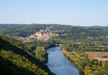 Castelnaud Kalesi, Aquitaine, Fransa Dordogne Nehri Vadisi görünümünü