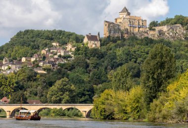 Castelnaud, Dordogne, Fransa - 7 Eylül 2018: Castelnaud Şatosu, Castelnaud-la-Chapelle, Dordogne, Aquitaine, Fransa