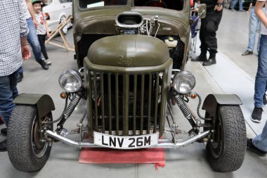  Cracow, Polonya - 18 Mayıs 2019: Moskova'da Zil tarafından üretilen Bir Sovyet/Rus kamyonu, Cracow Polonya'daki Moto Show'da görüntülendi. 