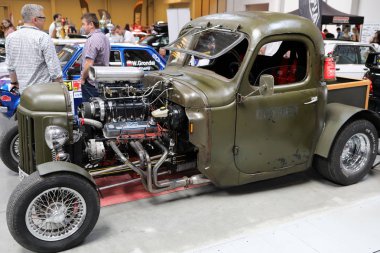  Cracow, Polonya - 18 Mayıs 2019: Moskova'da Zil tarafından üretilen Bir Sovyet/Rus kamyonu, Cracow Polonya'daki Moto Show'da görüntülendi. 