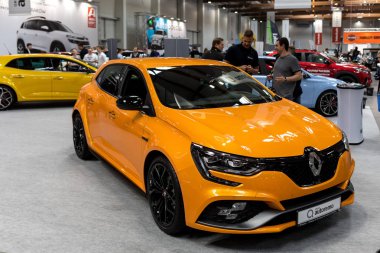  Cracow, Polonya-Mayıs 18, 2019: Renault Megane Cracow Polonya Moto Show 'da gösterilir. Katılımcı otomotiv endüstrisinin en ilginç yönlerini sunlar