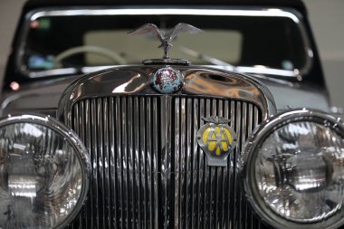 Cracow; Polonya - 18 Mayıs; 2019: Triumph 2000 Roadster Krakow Moto Show'da. 1949 y yılında üretilen.