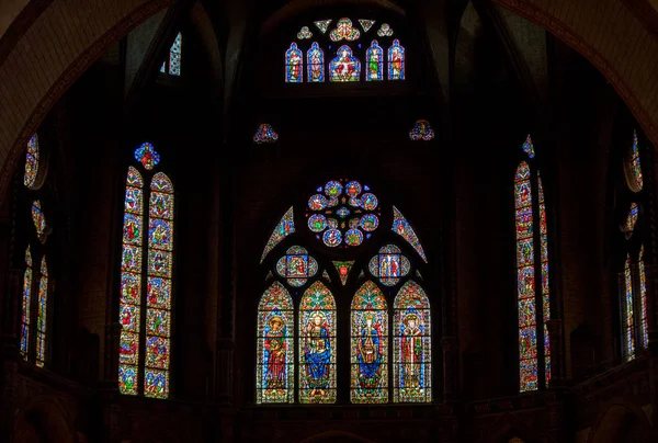 カオール フランス 月15日 2018 カオールの聖エティエンヌ大聖堂でステンドグラスの窓 Occitanie フランス — ストック写真