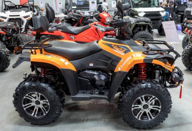  Cracow, Polonya - 18 Mayıs 2019: Polaris quad, Cracow Polonya'daki Moto Show'da görüntülendi. Katılımcılar otomotiv endüstrisinin en ilginç yönlerini sunarlar