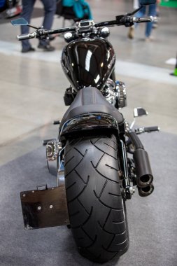  Cracow, Polonya-Mayıs 18, 2019: Harley Davidson motosiklet Krakow Moto Show 'da gösterilir. Polonya. Katılımcı otomotiv endüstrisinin en ilginç yönlerini sunlar