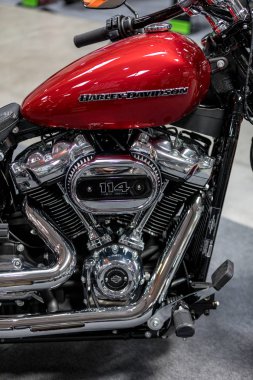  Cracow, Polonya-Mayıs 18, 2019: Harley Davidson motosiklet Krakow Moto Show 'da gösterilir. Polonya. Katılımcı otomotiv endüstrisinin en ilginç yönlerini sunlar