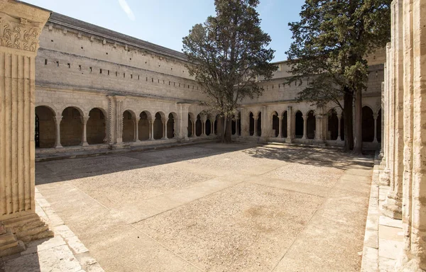 Arles Francia Giugno 2017 Chiostri Romanici Chiesa Della Cattedrale Saint — Foto Stock