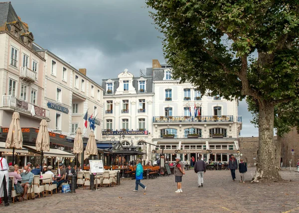 Saint Malo Bretanha França Setembro 2018 Restaurantes Com Pessoas Jantando — Fotografia de Stock