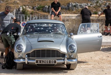 Matera, İtalya - 15 Eylül 2019: Aston Martin DB5, Matera, İtalya 'da 