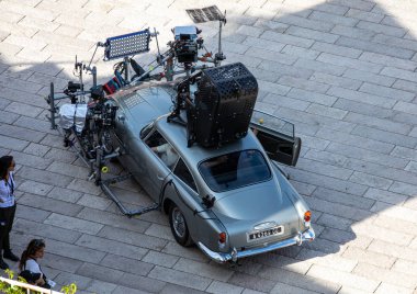 Matera, İtalya - 15 Eylül 2019: Bond 25, Aston Martin DB5 Sassi, Matera, İtalya 'da 