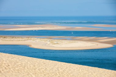Avrupa 'nın en uzun kum tepeciği olan Pilat Kumulundan bir görüntü. La Teste-de-Buch, Arcachon Körfezi, Aquitaine, Fransa 