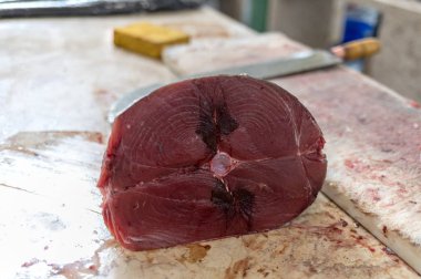 Balık, taze orkinos Mercado dos Lavradores Pazar. Funchal, Madeira