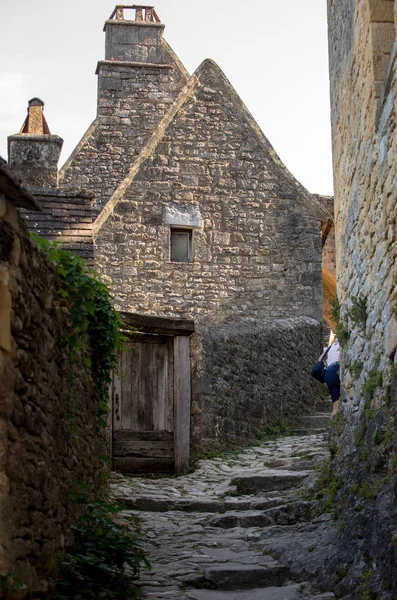 Paisagem Típica Francesa Com Antiga Casa Calçada Tradicional Cidade Beynac — Fotografia de Stock