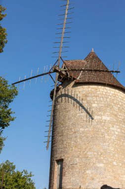 Moulin de Domme. Domme, Dordogne Vadisi 'ndeki eski yel değirmeni. Aquitaine, Fransa