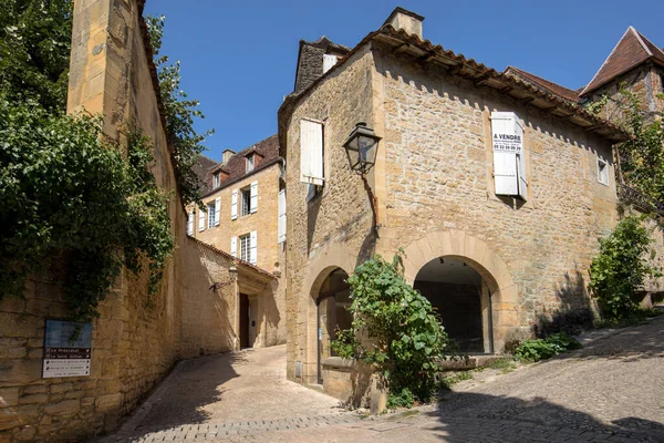 Sarlat França Setembro 2018 Casas Históricas Longo Rua Montagne Sarlat — Fotografia de Stock