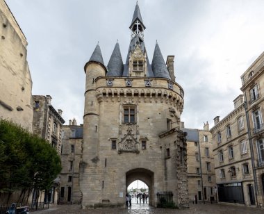 Bordeaux, Fransa - 9 Eylül 2018: Şehir Kapısı Cailhau, Ortaçağ Kapısı Bordeaux, Gironde Bölümü, Fransa